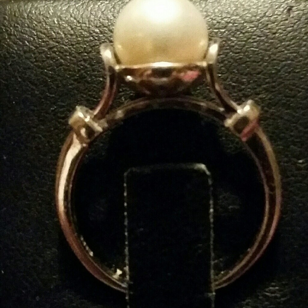 **LADIES FRESH WATER PEARL RING**(7) - Picture 3 of 3